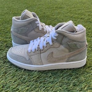 Air Jordan 1 Mid SE